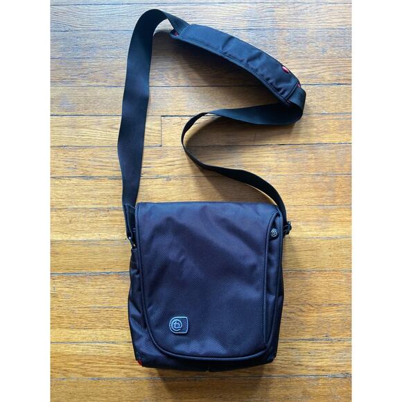 BOOQ Taipan Shadow XS Black Padded Crossbody Travel Bag